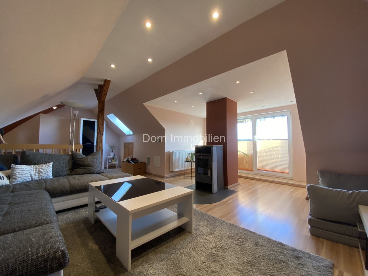 VERMIETET: Herrliche Maisonette mit Kaminofen in Oberhohndorf