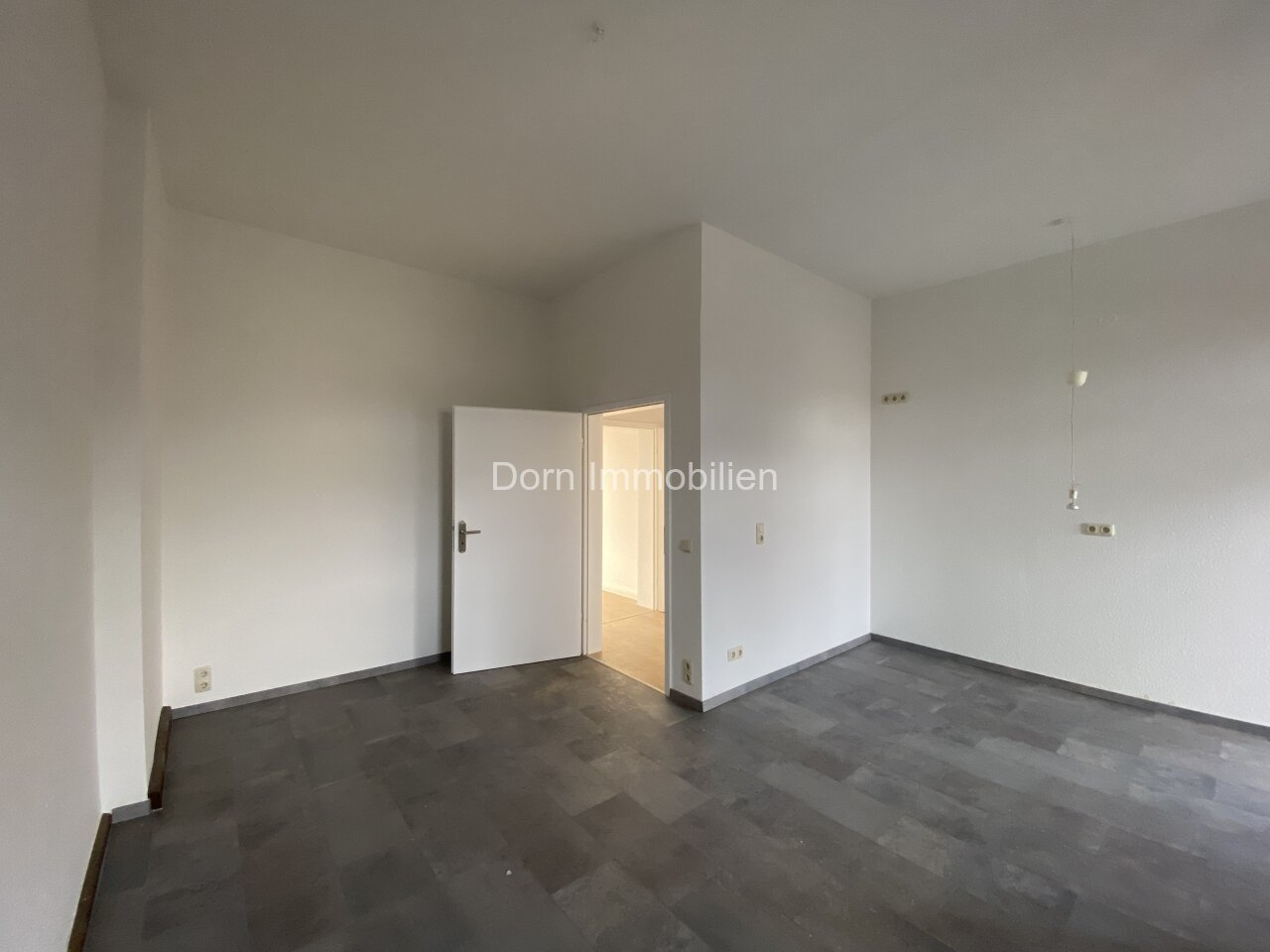 VERMIETET+++ Frisch renovierte 4 Raumwohnung mit neuer EBK - neue Aufteilung mit Wohnküche +++