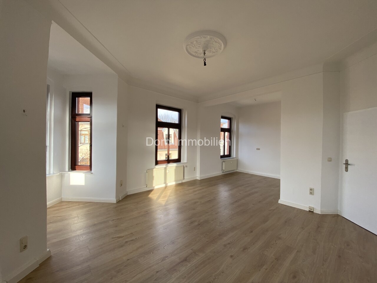 VERMIETET+++ Frisch renovierte 4 Raumwohnung mit neuer EBK - neue Aufteilung mit Wohnküche +++