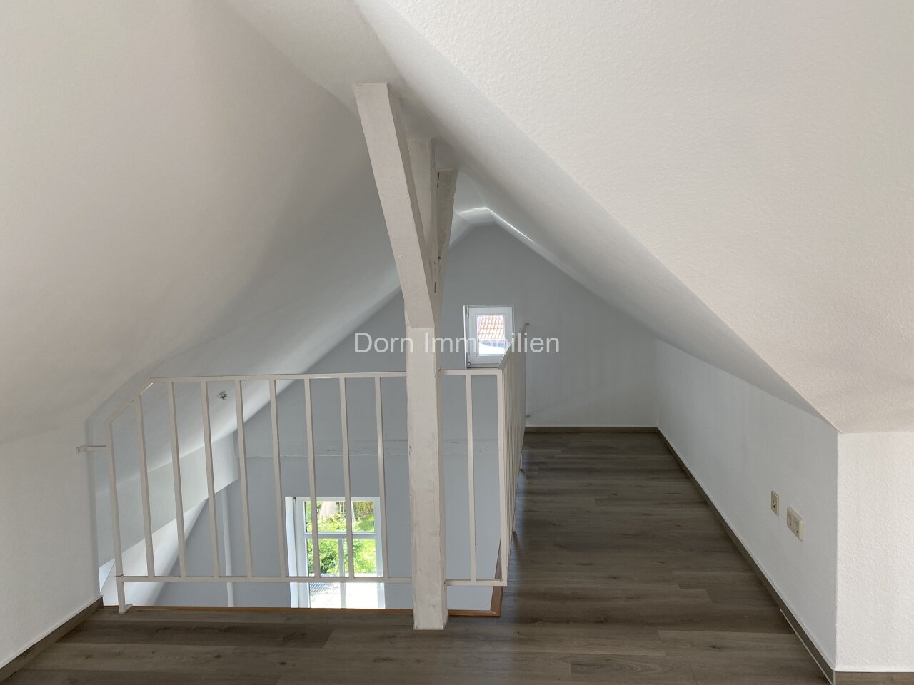 AKTUELL NEU VERMIETET: Herrliche großzügige Maisonette mit offener Empore in Oberplanitz 