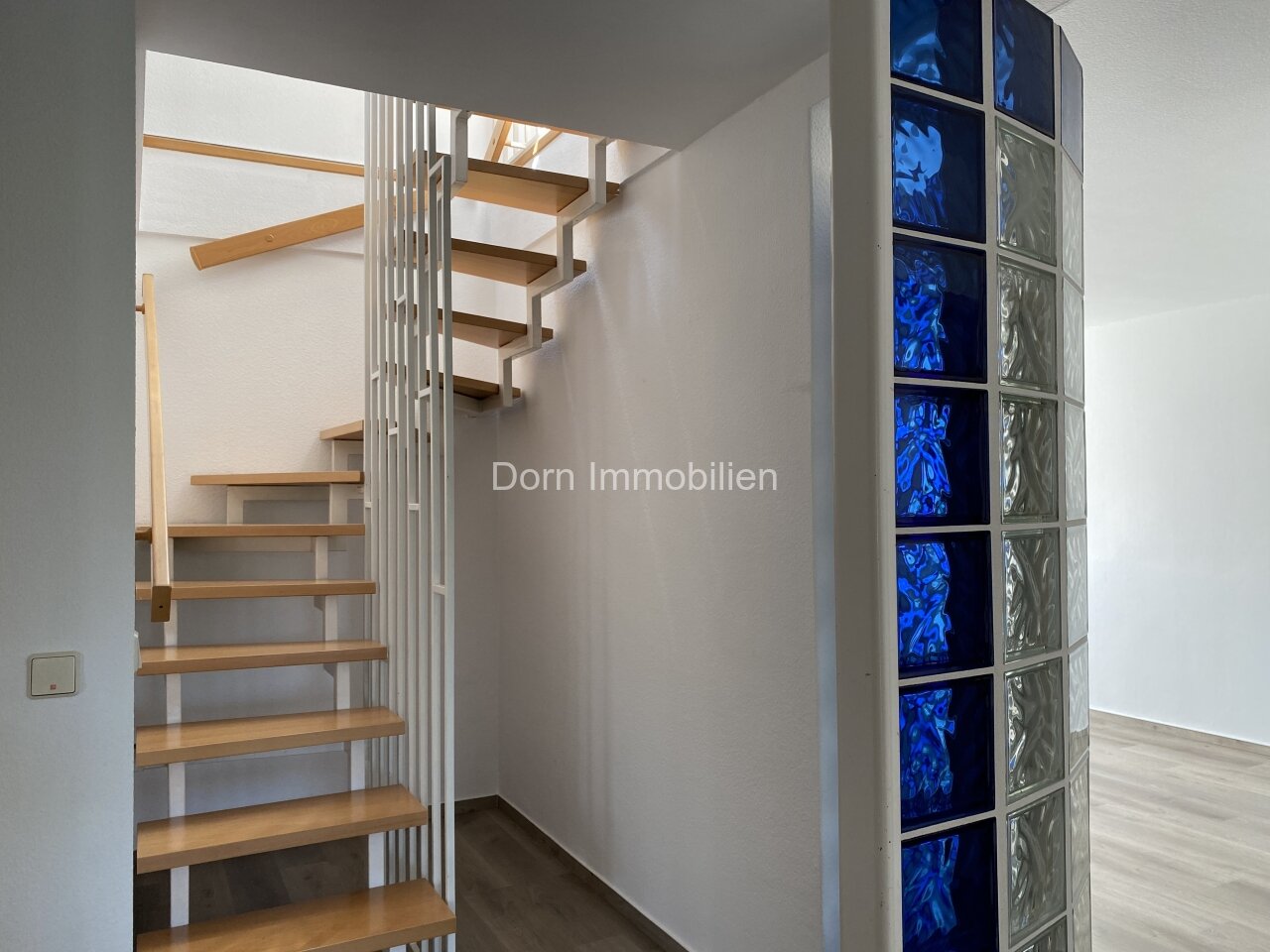 AKTUELL NEU VERMIETET: Herrliche großzügige Maisonette mit offener Empore in Oberplanitz 