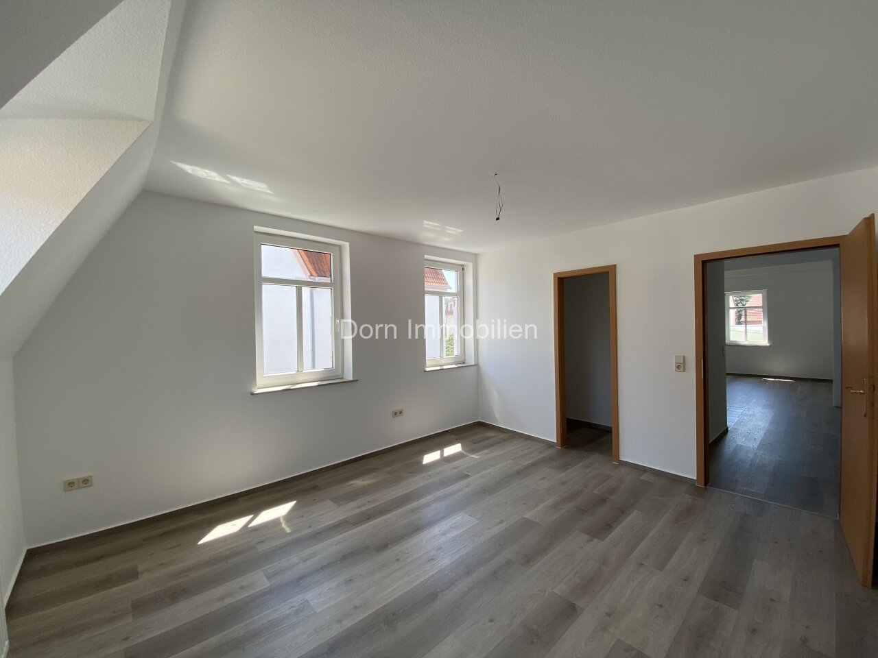 AKTUELL NEU VERMIETET: Herrliche großzügige Maisonette mit offener Empore in Oberplanitz 