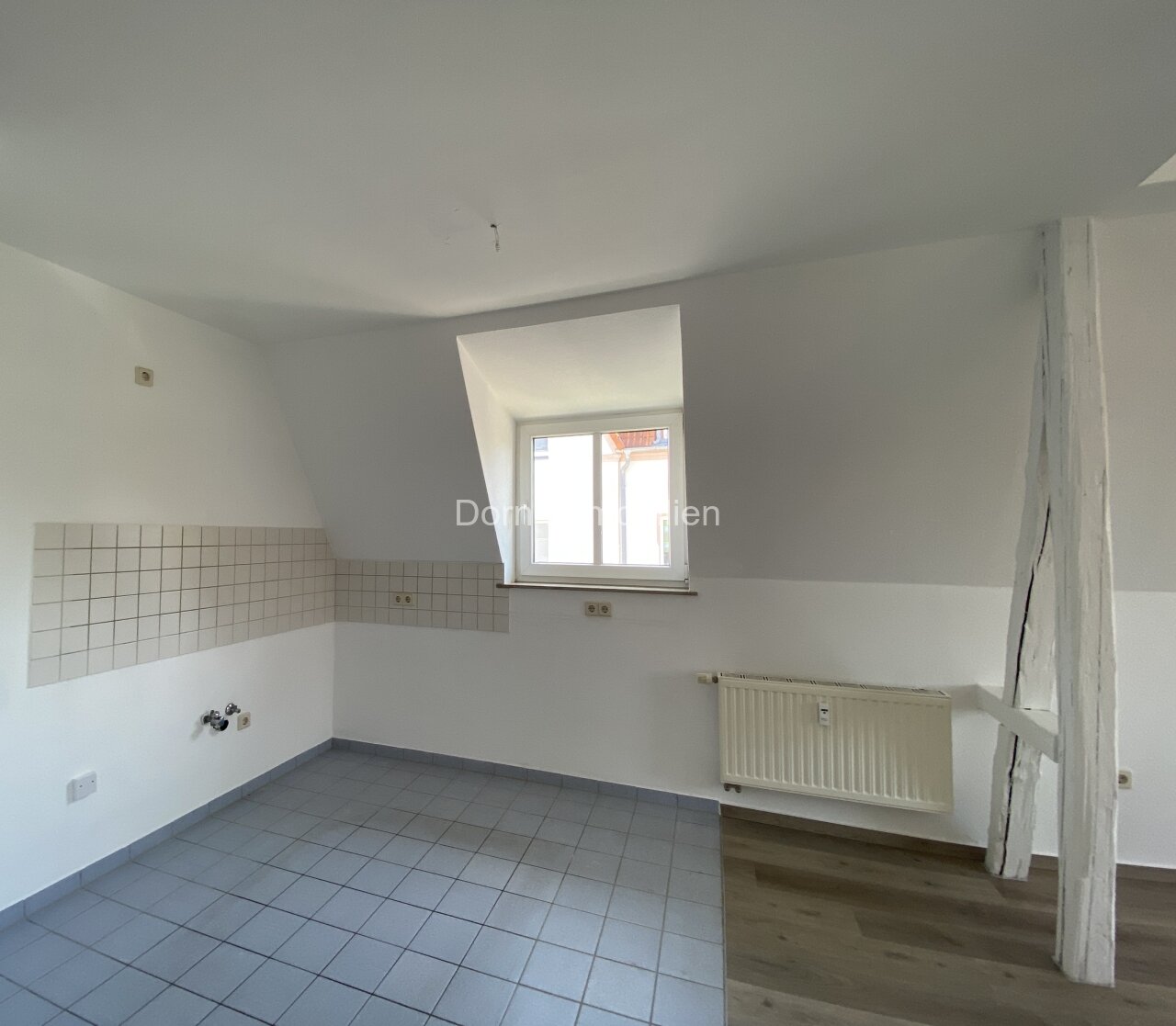 AKTUELL NEU VERMIETET: Herrliche großzügige Maisonette mit offener Empore in Oberplanitz 