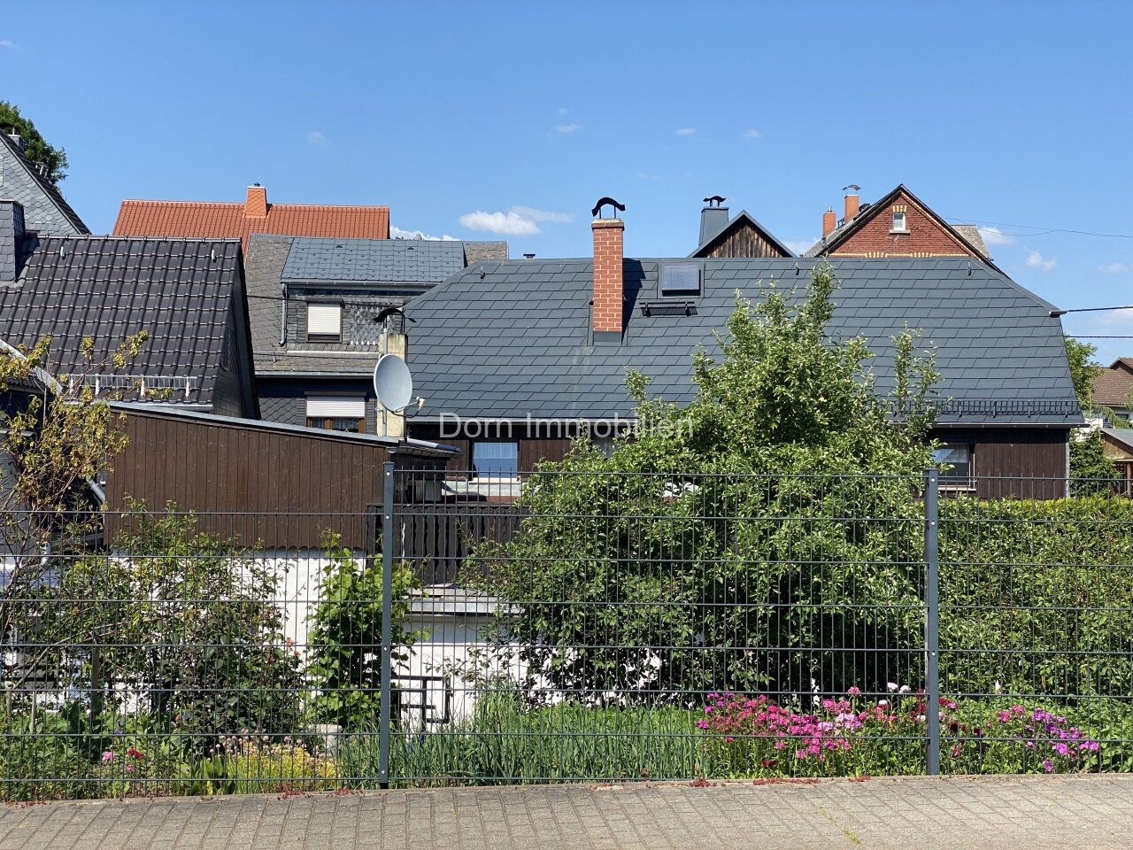 VERKAUFT: Liebevoll gestalteter Hof und Haus in Mülsen St. Niclas bei Zwickau - im Verkauf