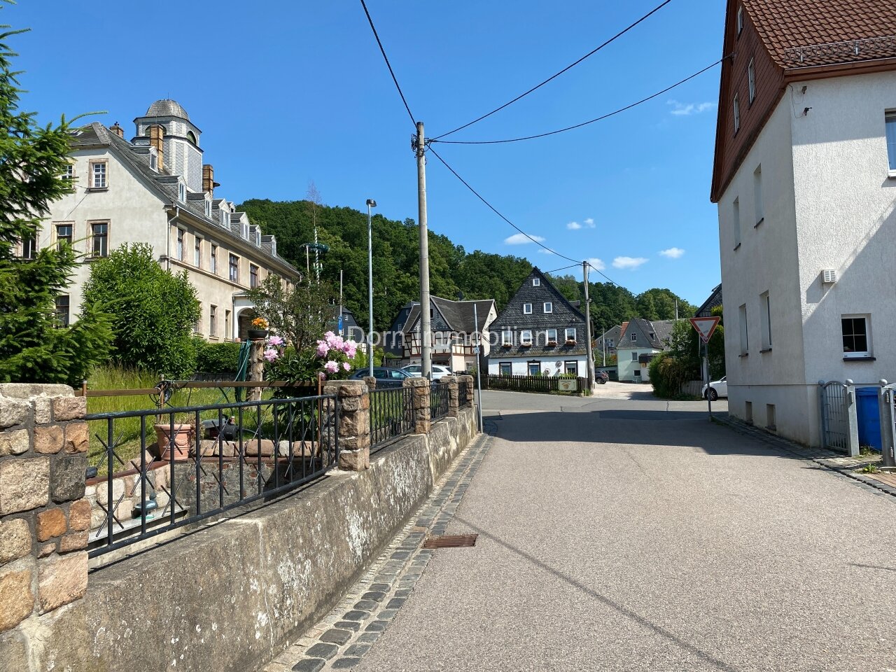 VERKAUFT: Liebevoll gestalteter Hof und Haus in Mülsen St. Niclas bei Zwickau - im Verkauf