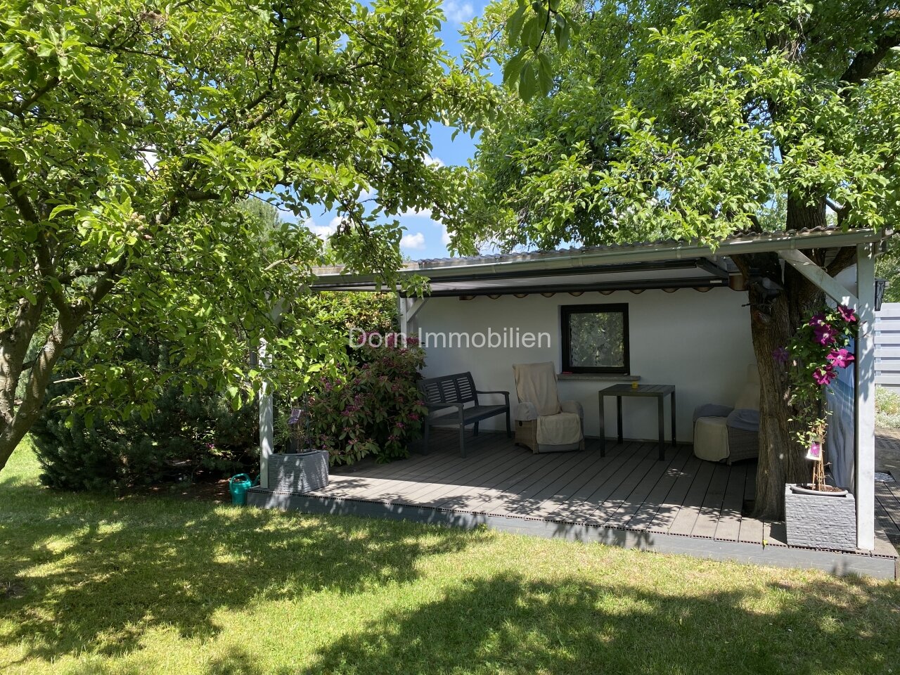 VERKAUFT: Top modern saniertes RMH mit herrlichem Garten im Verkauf, bevorzugte Lage in Zwickau