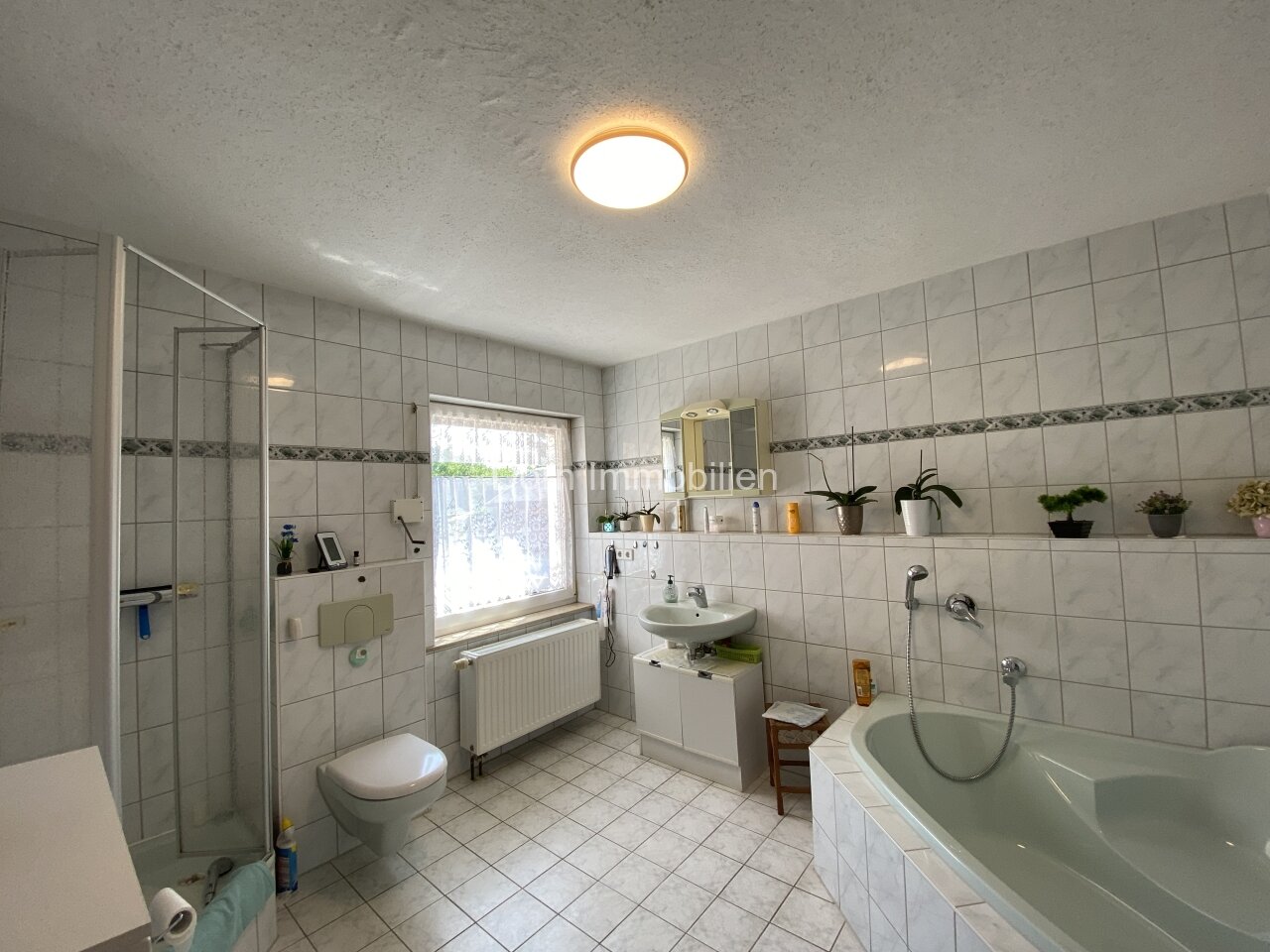 VERKAUFT: Gepflegtes Reihenmittelhaus mit herrlichem Garten im Verkauf, bevorzugte Lage in Zwickau Auerbach