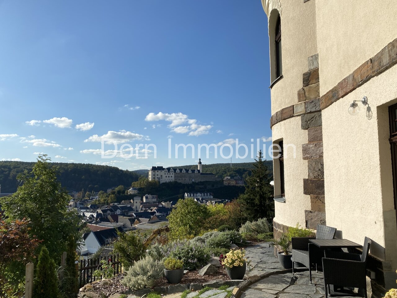VERMIETET: Traumhafte Etagenwohnung mit EBK, Terrasse und Garten in Greiz zur Vermietung + virtueller Rundgang