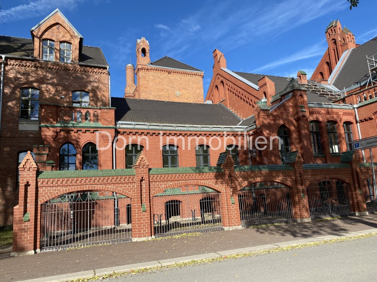 VERKAUFT: Für Kapitalanleger - Schönes denkmalgeschütztes Stadthaus mit 8 ETW - in Zwickau im Verkauf
