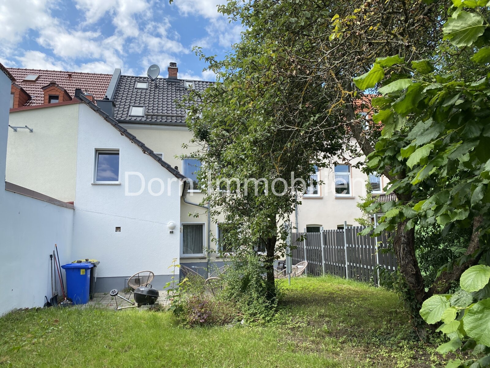 VERKAUFT: Kapitalanlage oder Eigennutzung: kernsaniertes Reihenmittelhaus in Meerane im Verkauf