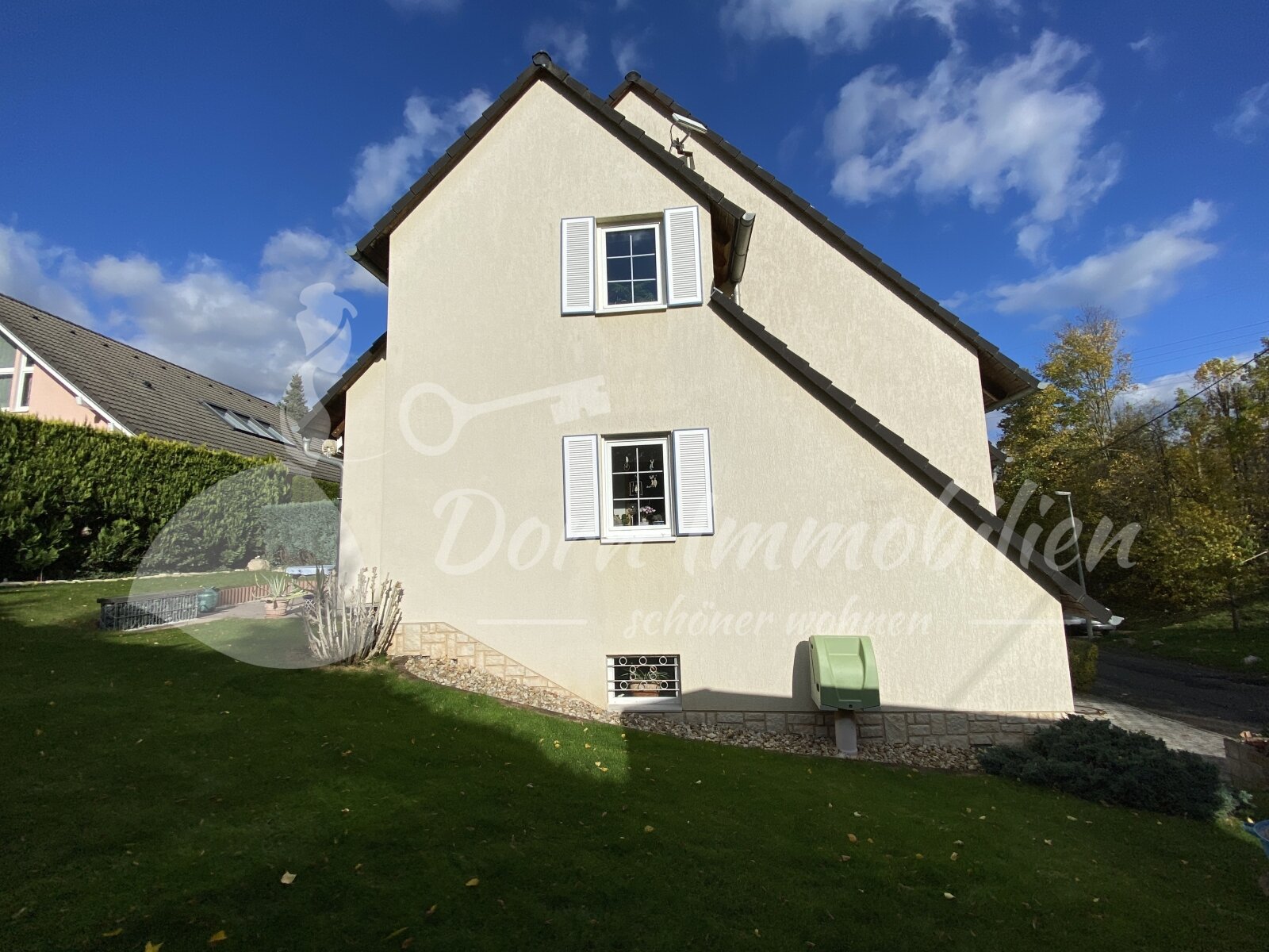 Vermarktungsstart 07.11.2025: Doppelhaushälfte - bevorzugte Lage in Zwickau - Weißenborn im Verkauf