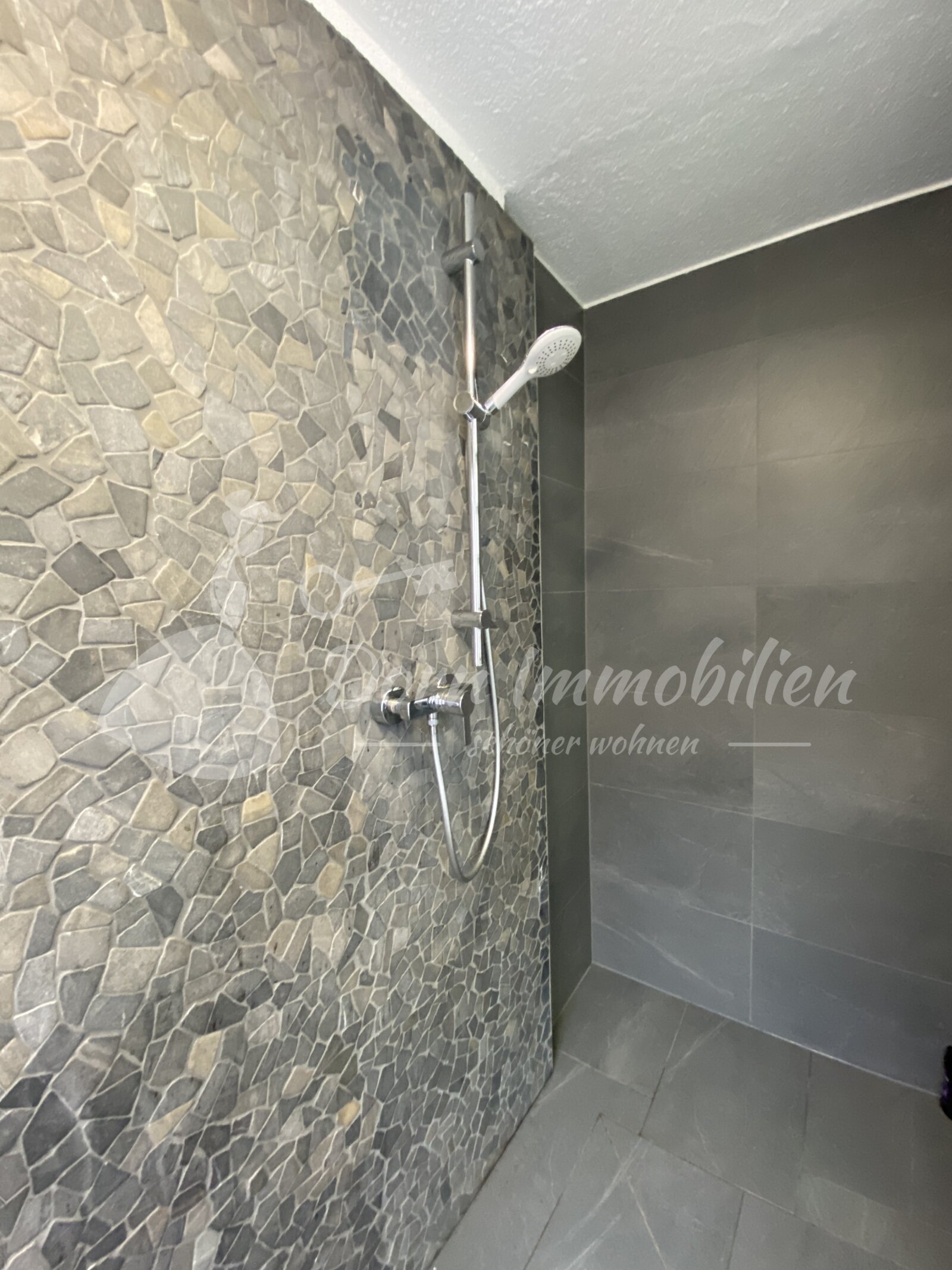 Vermarktungsstart ab 21.11.2025: Eigennutzung oder Kapitalanlage: Reihenmittelhaus in Meerane im Verkauf