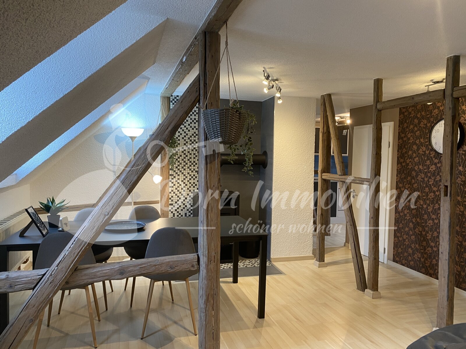 Vermarktungsstart ab 21.11.2025: Eigennutzung oder Kapitalanlage: Reihenmittelhaus in Meerane im Verkauf