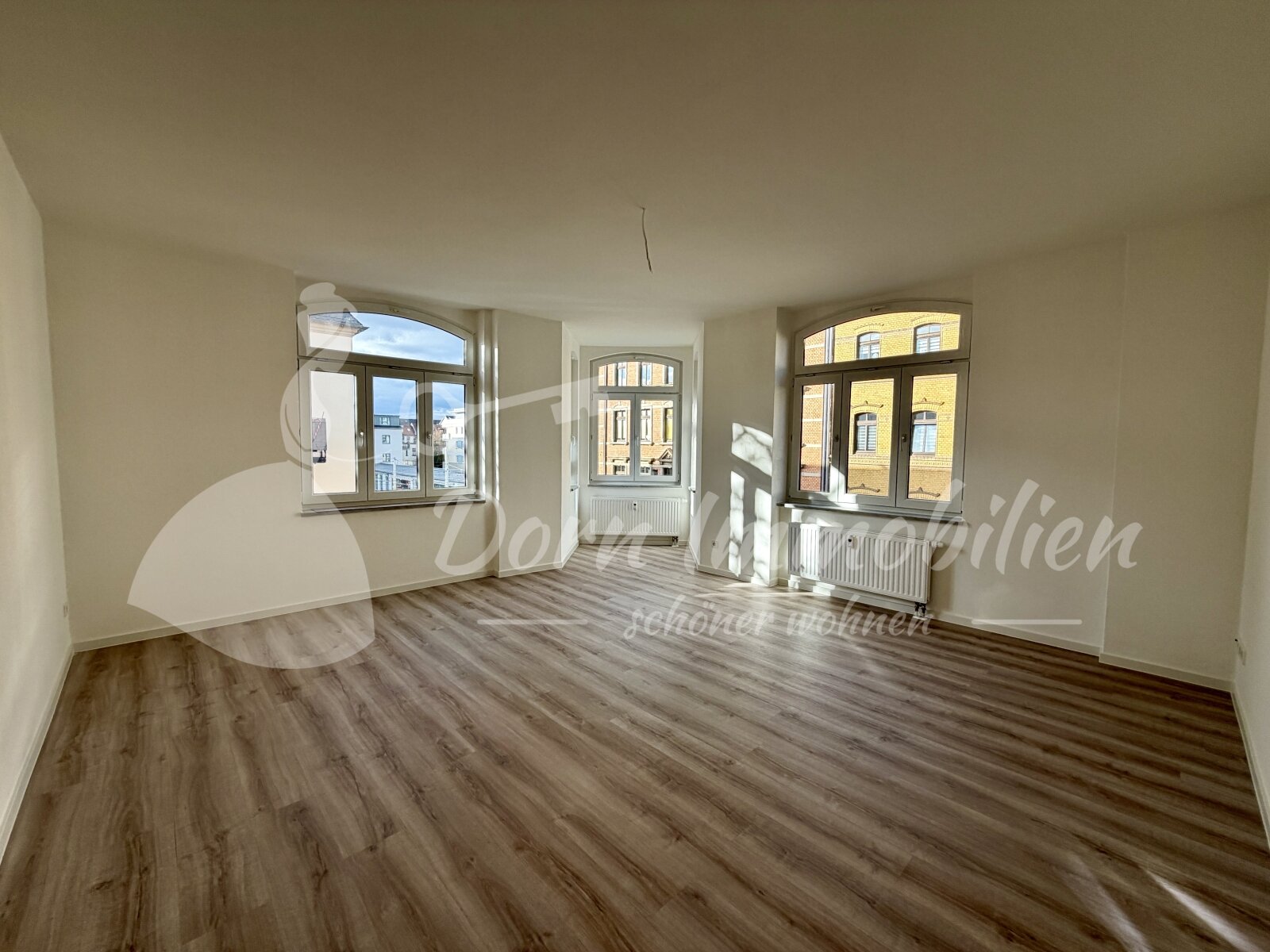 Verkaufsstart 05.12.2025: Sonnige, großzügige Stadtwohnung mit Stellplatz - in Zwickau - im Verkauf