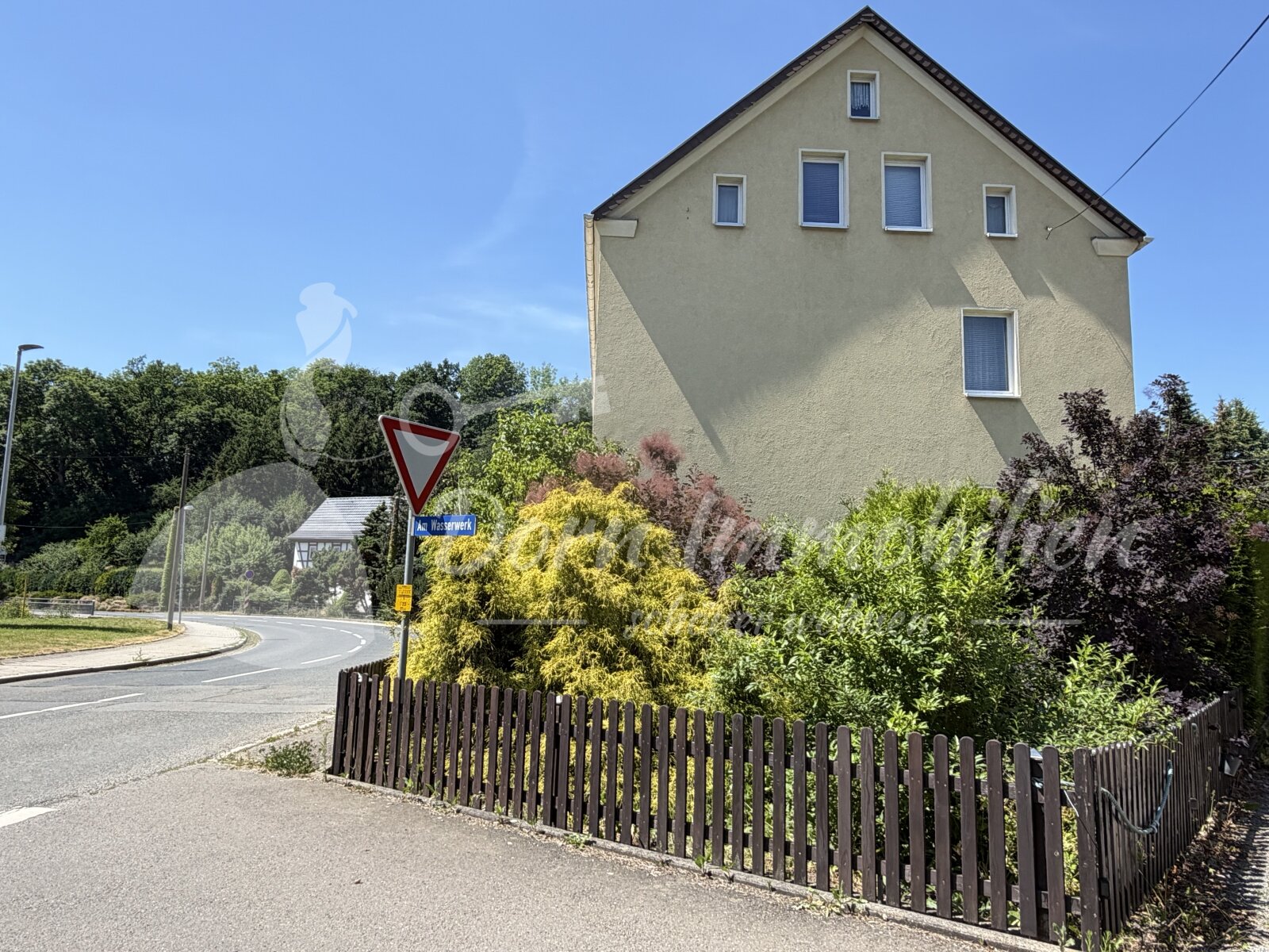 VERMARKTUNG IN VORBEREITUNG: Familienglück: Zweifamilienhaus in Stenn im Verkauf