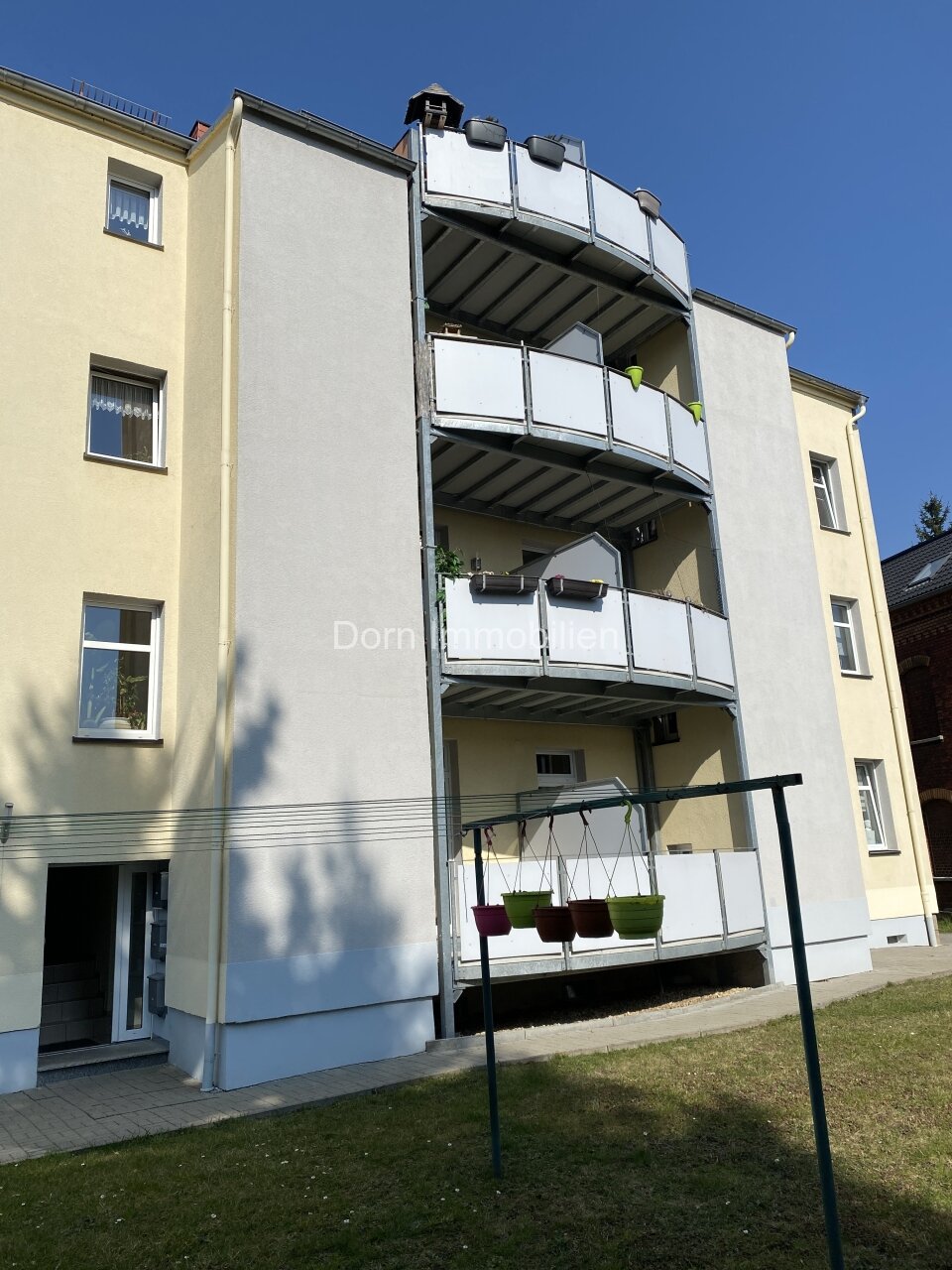 Top saniertes MFH mit Gewerbeeinheit im LK Zwickau im Verkauf