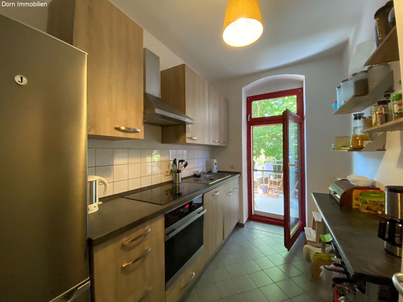 Schön geschnittene Wohneinheit mit Balkon in's Grüne