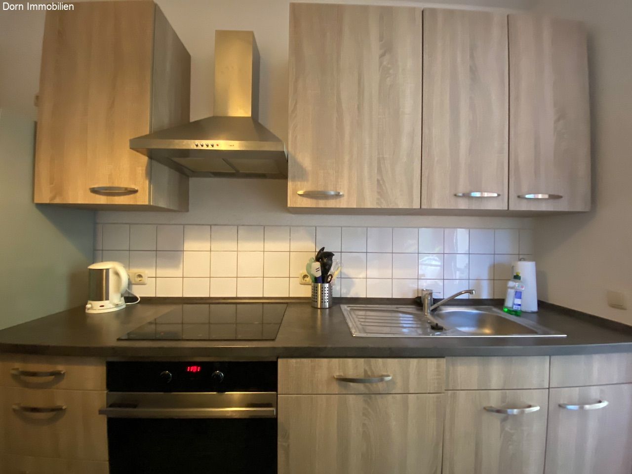 Schön geschnittene Wohneinheit mit Balkon in's Grüne