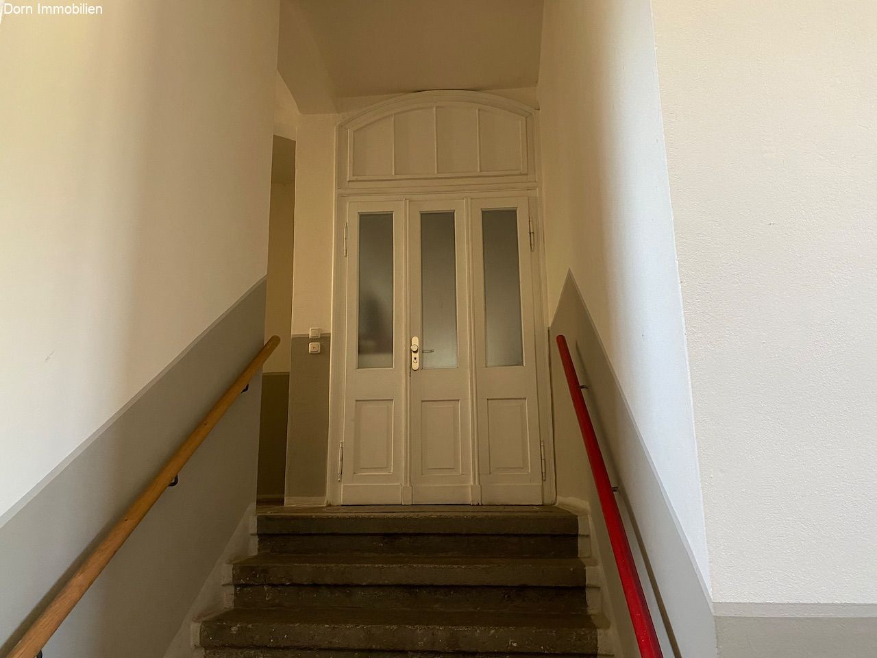 Schön geschnittene Wohneinheit mit Balkon in's Grüne