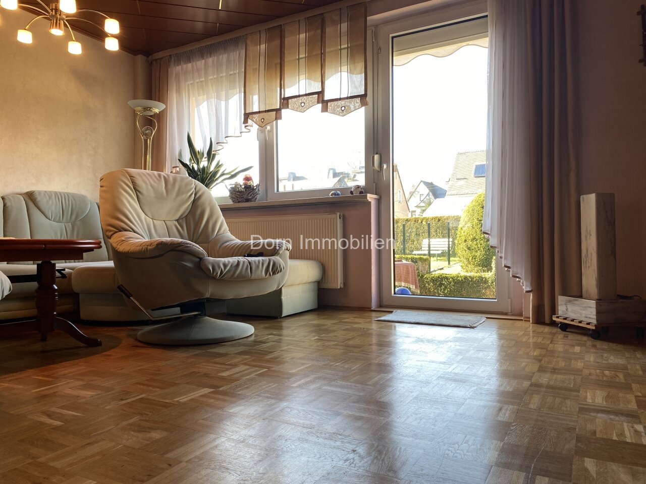 Wohnzimmer mit Echtholzparkett Wohnzimmer mit Echtholzparkett