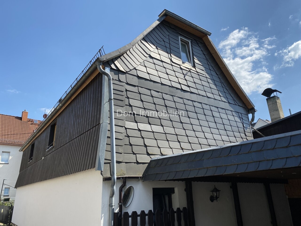 Vorderansicht mit Carport Vorderansicht mit Carport