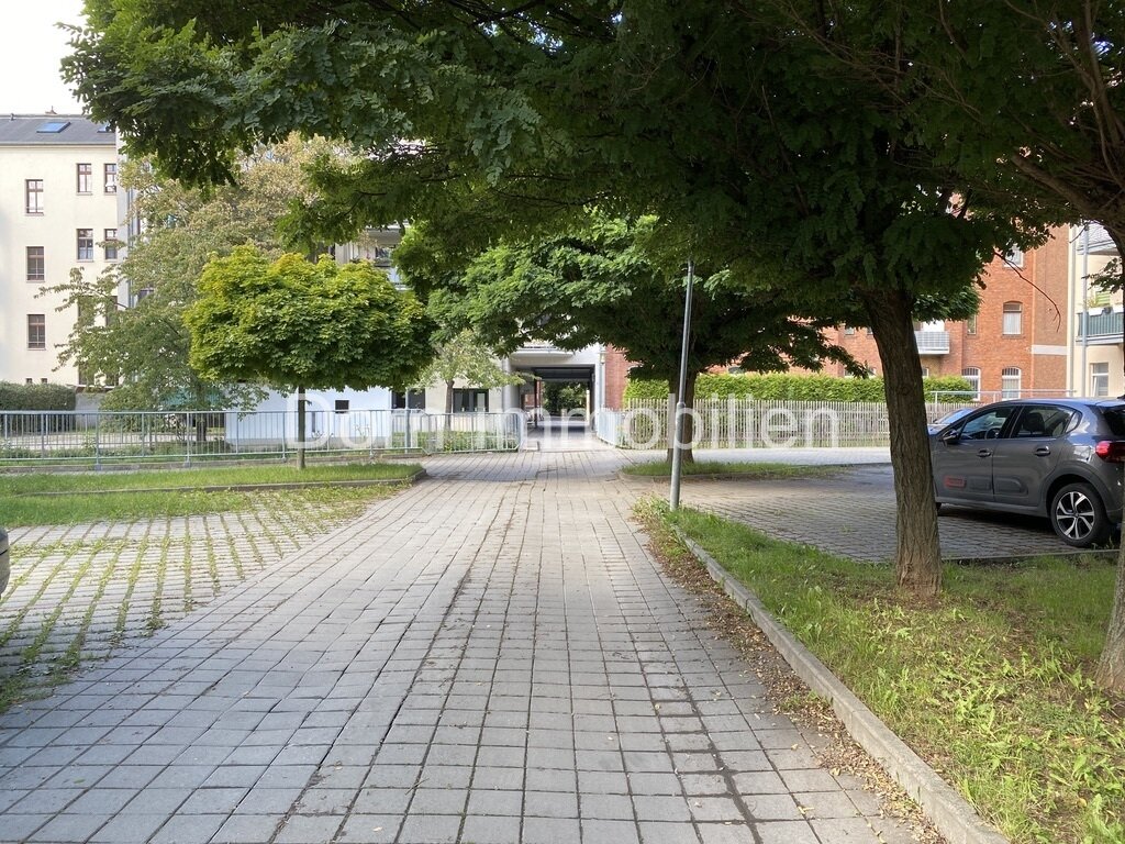 Einfahrt Stellplatz über Moritzstraße Einfahrt Stellplatz über Moritzstraße
