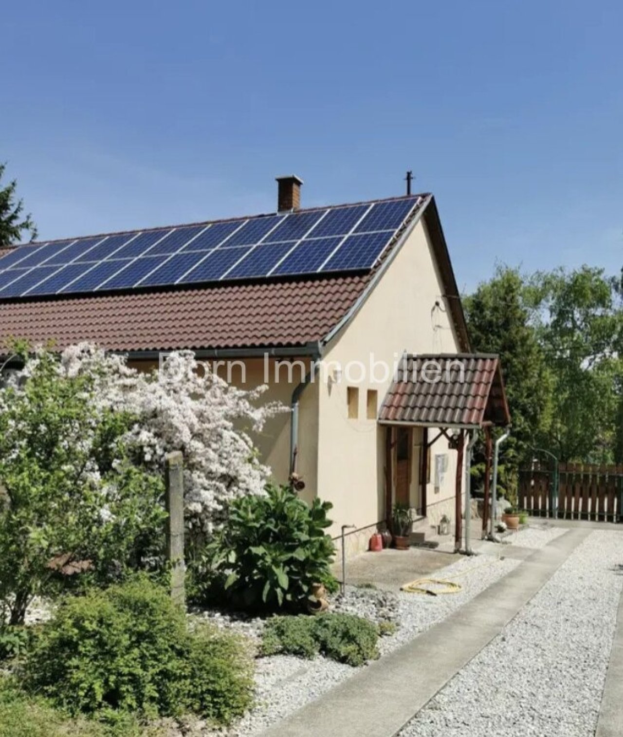 Hausansicht Eingang Hausansicht Eingang