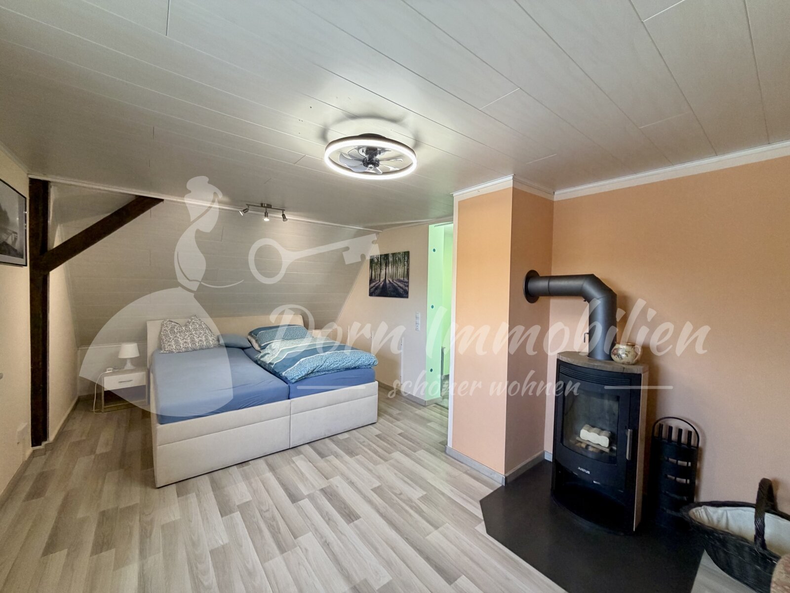 1. Schlafzimmer ehemals Wohnzimmer 1. OG