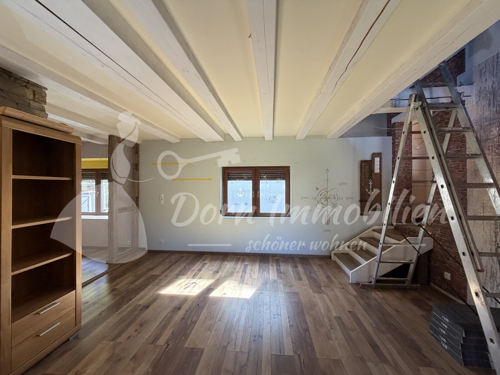 Wohnzimmer/ Arbeitsbereich